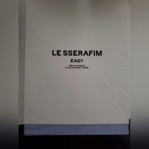 LE SSERAFIM - 3RD MINI ALBUM [EASY]  Featherly Lotus (Damaged)